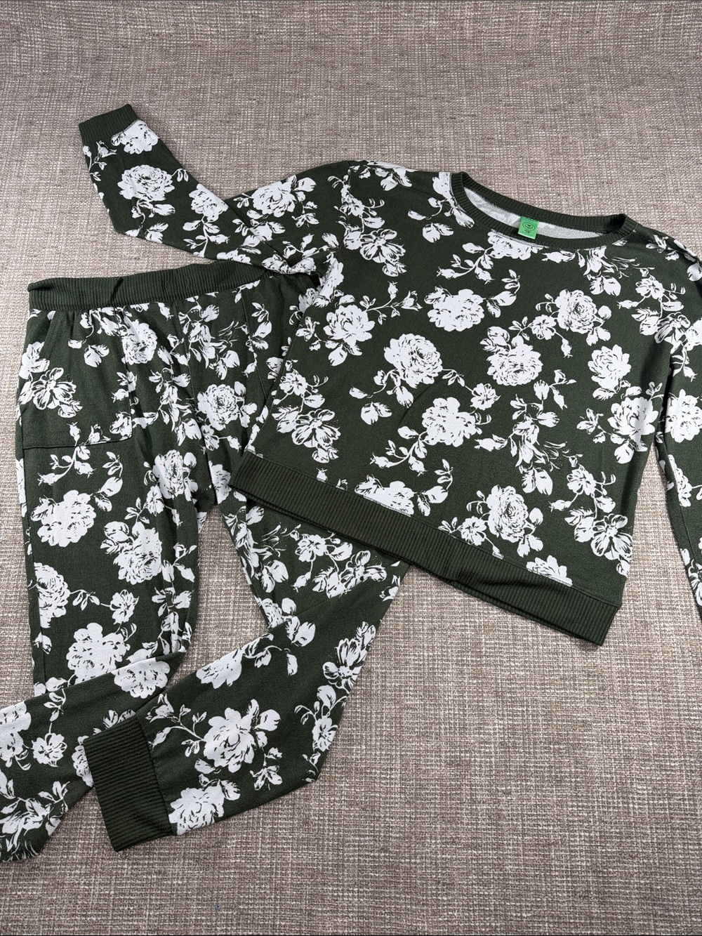 Woman’s pajamas set olive green floral pjs